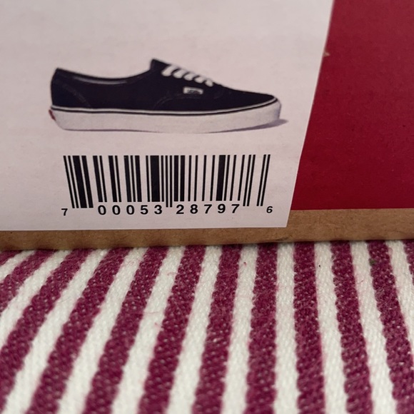 NWB Black Vans Core Classics W 7.5/ M 6.0. - Picture 7 of 7